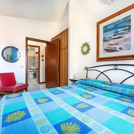 Semesterbostad Marta *